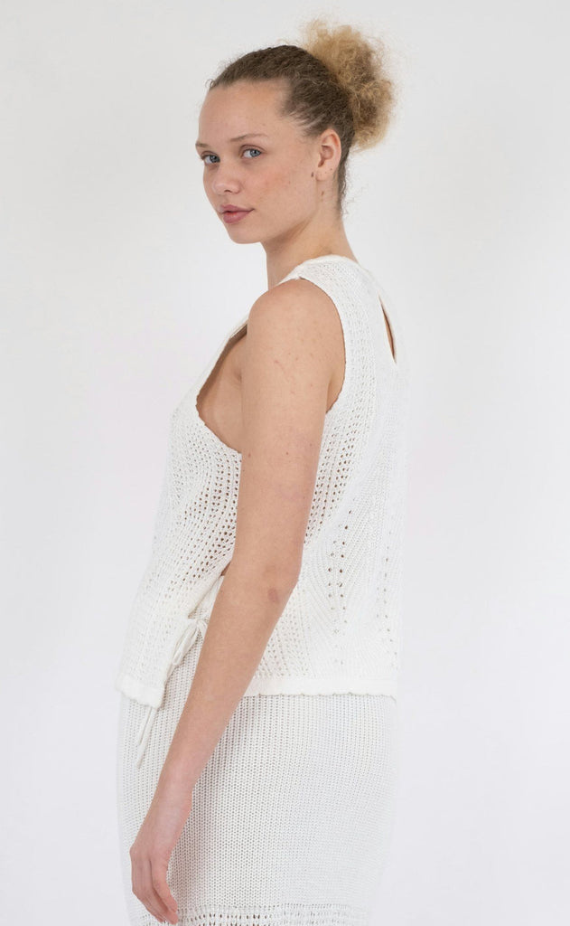 Neo Noir Strik Top - Aritza - White