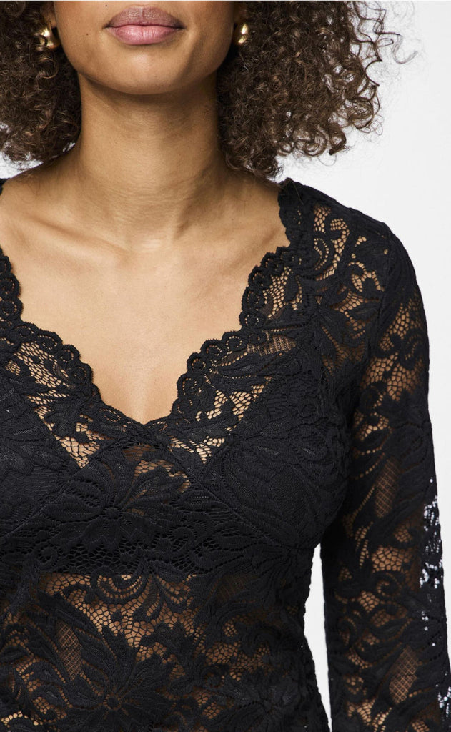 Pieces Top - Nalie LS Lace - Black