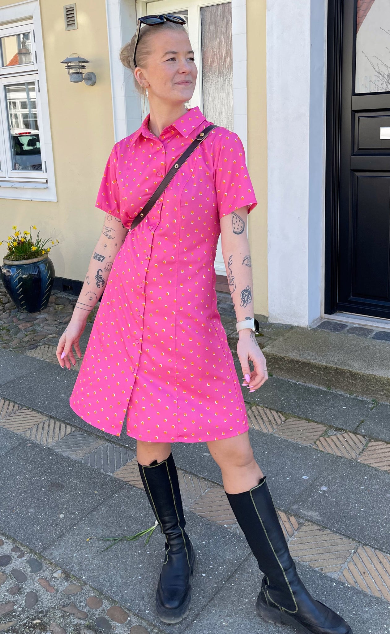 Se Mulieres Kjole - Macy - Pink Orange Dots hos Mulieres.dk